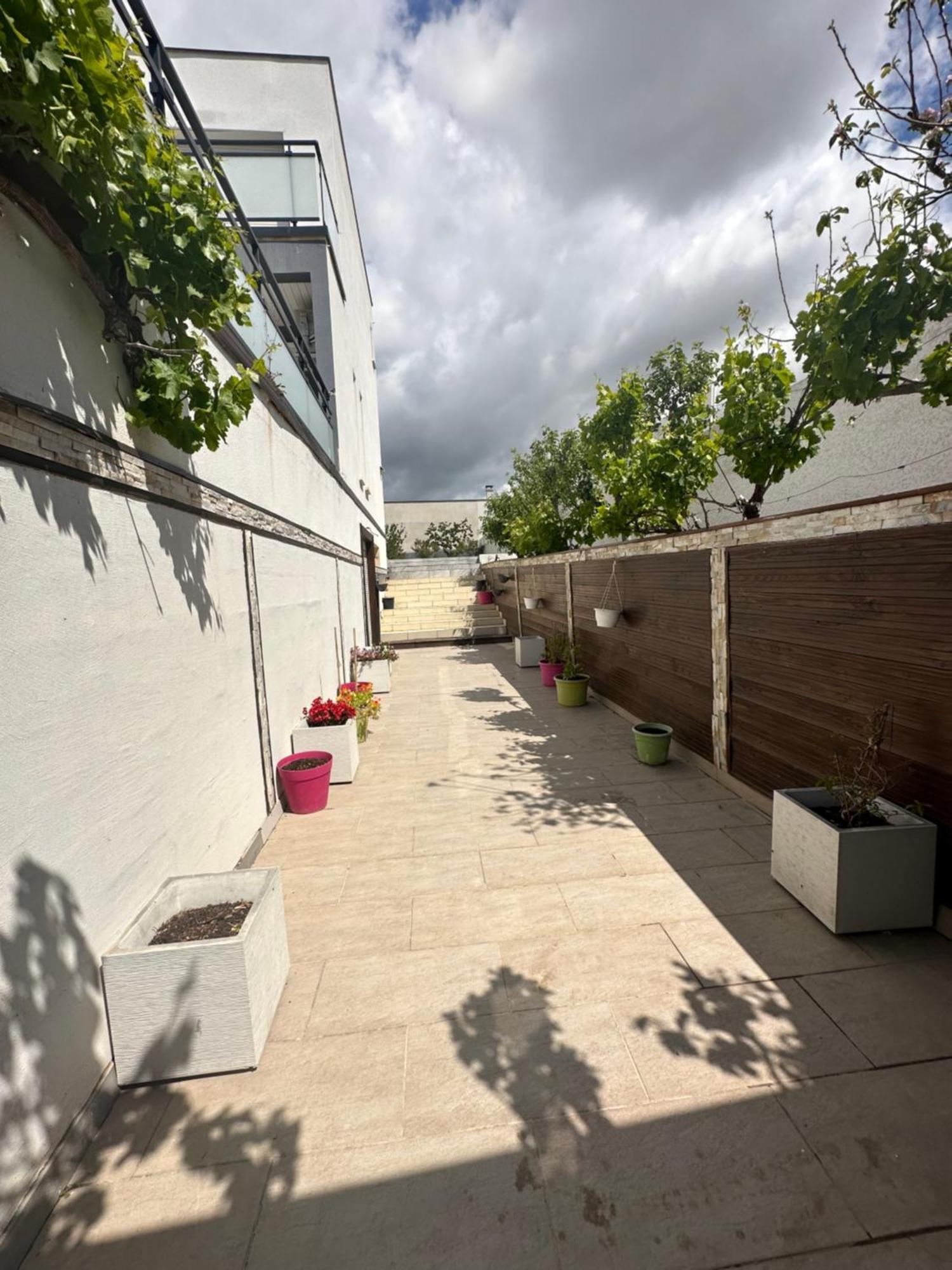 Superbe Appartement Avec Piscine Et Spa Privatif Villeneuve-les-Beziers Exterior photo